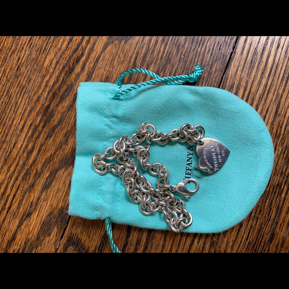 EUC Tiffany & Co. heart choker